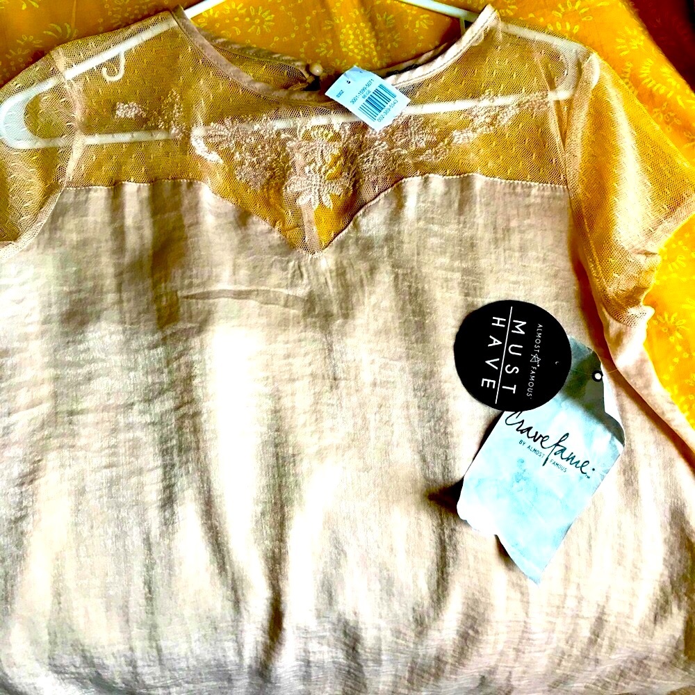 👉New blouse! 🌺 - Picture 2 of 8